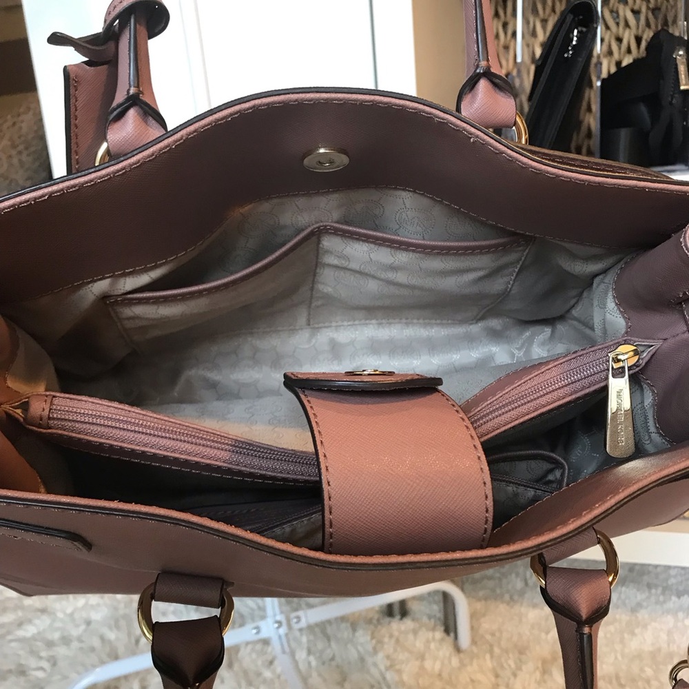 Michael Kors Hamilton Handbag - Picture 11 of 11